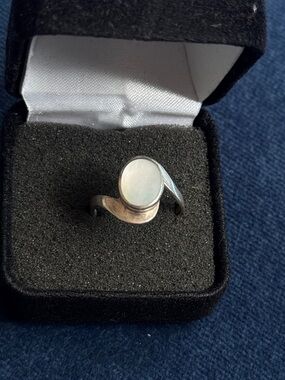925 Sterling Silver White Stone Ring Size 6